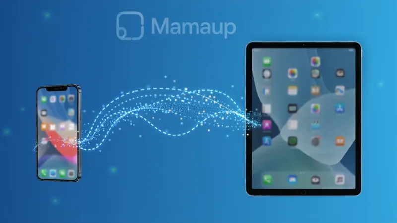 展示「Mamaup」云端同步功能的场景图，画面左侧是一部手机，右侧是一台平板电脑，两者之间用发光的虚线连接，线上有数据流动的粒子效果，背景是简洁的科技蓝渐变，整体风格现代干净